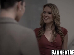 Blonde, Sucer une bite, Éjaculer dans la bouche, Tir de sperme, Fétiche, Doigter, Plan cul à trois, Nénés