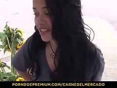 Adolescente colombiana Selena Gomez en un vídeo de sexo en público