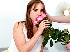 18 jahre, Grosser arsch, Grosser schwanz, Grosse titten, Blasen, Hundestellung, Kurzes haar, Dürr