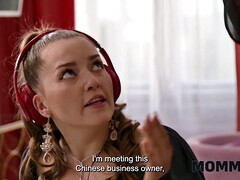 Blond, Bedriegen, Europees, Hd, Rijpe lesbienne, Moeder, Verleid, Kort haar