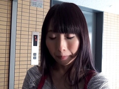 アジア人, 浴室, 中出し, バック, キス, なめる, メイド, 濡れ