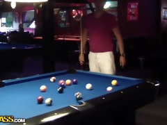 Tetas grandes, Morena, Al aire libre, Perforación, Público, Tatuaje