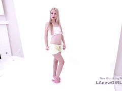 Nasty Blondie blowing dick and gets made love in studio