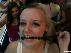 Amateur, Grosse bite, Gros seins, Noire, Queue, Branlette thaïlandaise, Orgie, Jarretelles