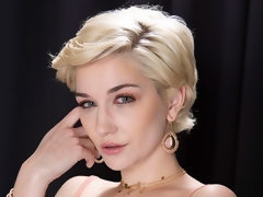 Mamada, Estilo perrito, Pajear, Tetas naturales, Coño, Cabello corto, Estriptis, Tetas