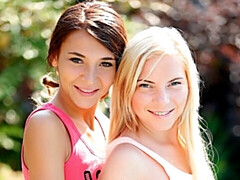 Vingeren, Lesbisch, Likken, Ondergoed, Kut duiken, Geschoren, Mager, Strippen