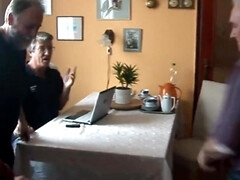 Grote kont, Grote mammen, Sperma shot, Groepseks, Duits, Handbeurt, Hd, Huisgemaakt