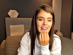 Lieveling, Bruinharig, Schattig, Latijnse vrouw, Masturbatie, Alleen, Tieten likken, Webcamera