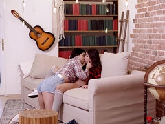 Grosse titten, Hardcore, Interrassisch, Küssen, Lecken, Masturbation, Natürlichen titten, Rasiert