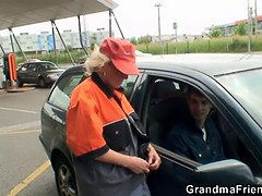 They pick up her from gas station and fuck in the fields