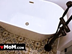 Anal, Cul à la bouche, Gros seins, Éjaculation interne, En levrette, Monstre, Rugueux, Belle mère