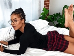 Brunette brune, Noir ébène, Doigter, Béant, Masturbation, Élève, Adolescente, Jouets