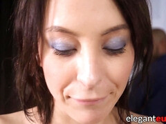 Tussi, Grosser schwanz, Grosse titten, Blasen, Besamung, Interrassisch, Natürlichen titten, Tätowierung