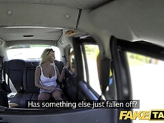 Enthousiasteling, Grote mammen, Brits, Diep in de keel, Kokhalzen, Moeder die ik wil neuken, Gezichtspunt, Ruw