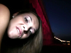 Sucer une bite, Brunette brune, En levrette, Faciale, Hd, Seins naturels, De plein air