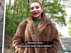 Audition, Gros seins, Sucer une bite, Brunette brune, Tir de sperme, Queue, Faciale, De plein air