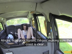 Mamada, Coche, Estilo perrito, Penetracion con dedos, Lamidas, Al aire libre, Pov, Anilingus