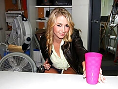 18, デカ尻, デカチン, デカパイ, ブロンド, フェラチオ, バック, ガリガリ