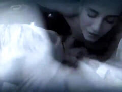 Grosser schwanz, Bisexuell, Braunhaarige, Schwanz, Schwul, Zierlich, Ablutschen, Flotter dreier