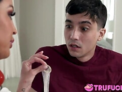 Leie, Grosser arsch, Grosse titten, Blasen, Milf, Mutti, Pov, Taboo