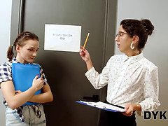 指いじり, レズビアン, オマンコ, 現実, ロシア人, ティーン, 三人, オッパイの