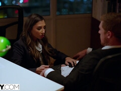 Sucer une bite, Brunette brune, Gorge profonde, En levrette, Faciale, Béant, Branlette thaïlandaise, Léchez