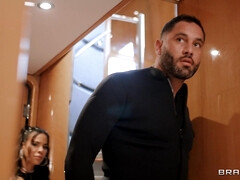 Morena, Tetona, Doble penetracion, Cuadrupleta, Sexo duro, Al aire libre, Estrella porno, Tetas