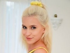Blasen, Sperma im mund, Handjob, Lecken, Rasiert, Dürr, Tätowierung, Titten