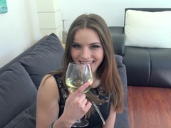 Sperma im mund, Aufs gesicht abspritzen, Absätze, Lecken, Lingerie, Orgasmus, Strümpfe, Ablutschen