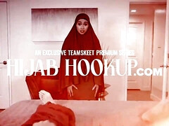 Sucer une bite, Plantureuse, Femme couguar, Gorge profonde, En levrette, Branlette thaïlandaise, Pov, Chatte