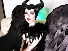 Schlampe, Braunhaarige, Hundestellung, Hardcore, Tätowierung, Jungendliche (18+), Spielzeuge, Uniform