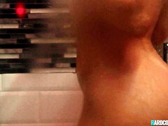 Tussi, Blondine, Blasen, Braunhaarige, Freundin, Behaart, Lesbisch, Dusche