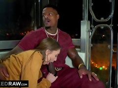 Nana, Grosse bite, Sucer une bite, Brunette brune, Queue, Hard, Interracial, Adolescente