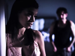 Gros seins, Brunette brune, En levrette, Poilue, Branlette thaïlandaise, Embrassement, Léchez, Chatte