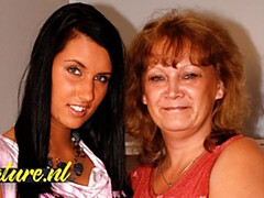 18 jaar, Grote kont, Rondborstig, Harig, Hd, Rijpe lesbienne, Orgasme, Speelgoed