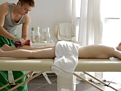 Grosser arsch, Grosser schwanz, Blasen, Hundestellung, Massage, Natürlichen titten, Jungendliche (18+), Titten