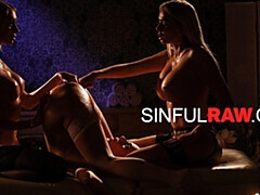 デカパイ, 女, フェティッシュ, Hd, レズビアン, なめる, 母, ストッキング