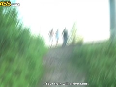 In den arsch, Braunhaarige, Geld, Im freien, Öffentlich, Schlucken, Flotter dreier