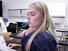 18 летние, Жопа, Блондинки, Сперма на лице, Лизание, Киски, Жесткий секс, Носки