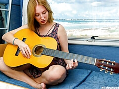 18, 素人, デカ尻, デカパイ, オナニー, 一人, ストリッピング, ティーン