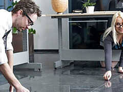 Большая жопа, Большой член, Блондинки, Минет, Собачьи, Натуральные сиськи, В офисе, Чулки