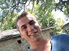 Blondine, Blasen, Paar, Gruppensex, Hardcore, Im freien, Flotter dreier, Titten