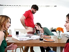 Grosser arsch, Grosser schwanz, Paar, Hundestellung, Flotter vierer, Natürlichen titten, Jungendliche (18+), Titten