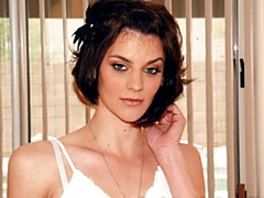 18 ans, Cul, Grosse bite, Brunette brune, En levrette, Cheveux courts, Maigrichonne, Adolescente