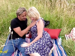 Leie, Britisch, Hundestellung, Hardcore, Masturbation, Reif, Milf, Reiten
