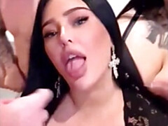 Amateur, Gros cul, Gros seins, Brunette brune, Plantureuse, Groupe, Branlette thaïlandaise, Mère que j'aimerais baiser