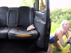 In den arsch, Blondine, Lecken, Muschi, Rasiert, Dusche, Dürr, Jungendliche (18+)