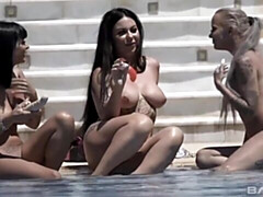 18 летние, Большие сиськи, Лесбиянка, Лизание, Бассейн, Бритые, Тощие, Сиськи