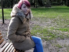 Enthousiasteling, Hondjeshouding, Hardcore, Hd, Masturbatie, Roodharige vrouw, Geschoren, Alleen