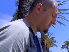 Strand, Pijpbeurt, Sperma shot, Latijnse vrouw, Lesbisch, Openbaar, Trio, Bekijker